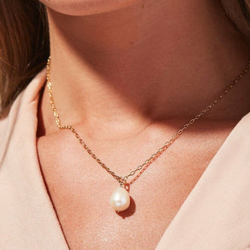 Freshwater Pearl Pendant Necklace